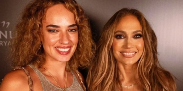 jennifer-lopez-ile-fotograf-cekimi-icin-1-milyon-tl-mi-odendi-bakandan-yalanlama-geldi-OIRwEXAF.jpg