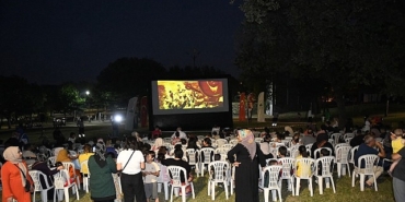 osmangazide-acik-hava-sinema-keyfi-devam-ediyor-vjKMpDxR.jpg