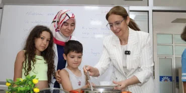 baskan-vekili-abisten-ko-mek-yaz-kurslarina-ziyaret-fWss5yh3.webp