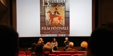 13-ipekyolu-film-festivalinde-iranli-sair-ve-yonetmenlerin-katilimiyla-sinemada-siirsel-gercekcilik-ve-iran-Sy76YdL4.jpg