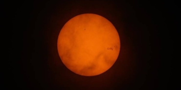 abdde-gunes-patlamasinin-ardindan-jeomanyetik-firtina-uyari-ACfe2i5s.jpg