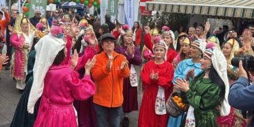 bodrum-mandalin-festivali-renkli-goruntulere-sahne-oldu-whWlwRYk.jpg
