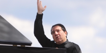 fazil-saydan-klasik-muzik-camiasina-cagri-kavga-etmeyi-birakin-kuresel-sorunlara-odaklanin-PZL4sGAM.jpg