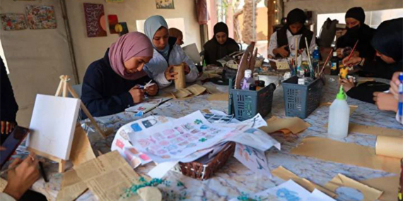 Gazze’de bir el işi atölyesi: Yarının Sesleri savaş travmalarını ilmek ilmek iyileştirmek için yola çıktı