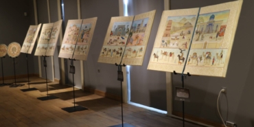 kervanlarin-izinden-ipekyolu-sergisi-izmirde-acildi-kulturel-miras-ticari-hayat-gundelik-yasama-dair-eserler-9EgvN4n4.jpg