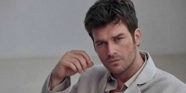 kivanc-tatlitugdan-mujde-yeni-projesiyle-ekranlara-geri-donuyor-qYrW1Aqt.jpg