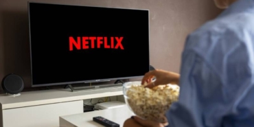 netflixin-sevilen-dizisi-geri-donuyor-2-sezon-cekimleri-basladi-ZFIVClr1.jpg