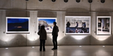 sanatcilar-istanbul-ve-cay-temasiyla-bulustu-f-sanat-galerisinin-geleneksel-yil-sonu-sergisi-24-hgw5OOep.jpg