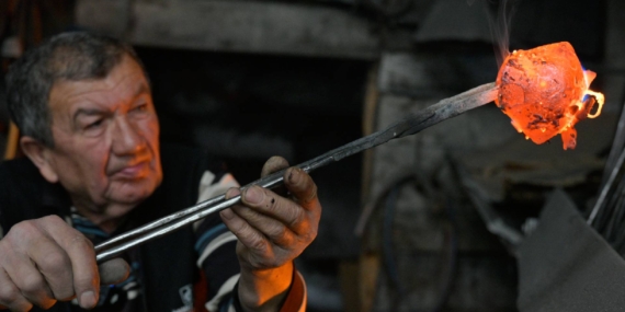 Üç kuşaktır aktarılan miras: Çan ustası aile 65 yıldır aynı atölyede üretim yapıyor