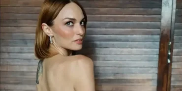 nilperi-sahinkaya-ask-bir-yere-kadar-ruhu-doyurur-FtByV8PY.webp