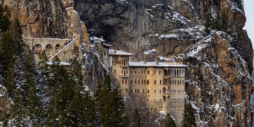 sumela-manastiri-2025te-514-bin-596-ziyaretci-agirladi-qaJhPlrr.jpg