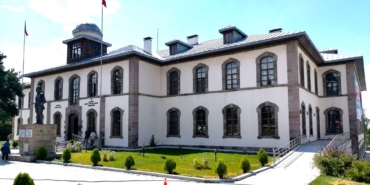 tarihi-erzurum-kongre-binasi-kullanima-kapatilacak-yapiyi-guclendirmeye-yonelik-restorasyon-sureci-basliyor-e7gfWe8M.jpg