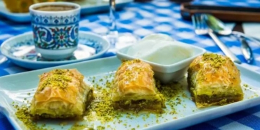 baklavanin-bilinmeyen-tarihi-ilk-kim-yapti-klasik-olani-hangisi-c477HuRi.jpg