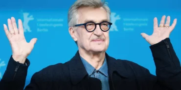 berlinale-juri-baskani-will-wenders-siyasetin-disinda-kalmaliyiz-filmler-politikacinin-isini-yapmamali-1hE513wF.webp