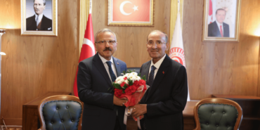 Bekir Bozdağ Sağlık Gerekçesiyle TBMM Başkanvekilliğini Yusuf Beyazıt'a Devretti