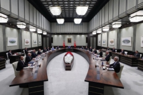 Cumhurbaşkanlığı Kabinesi Saray'da Toplanıyor: Gündemde Fon Soruşturması ve Bütçe Var
